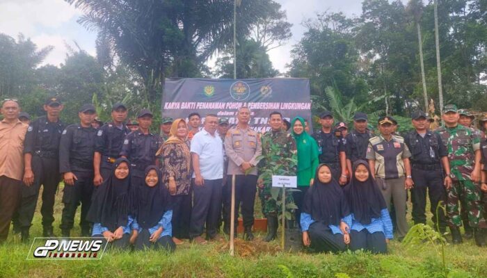 Di Hari Juang TNI AD Ke 78, Kodim 0619 Purwakarta Lakukan Karya Bakti Penanaman Pohon Dan Pembersihan Lingkungan