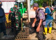 Karya Bakti Peduli Lingkungan Koramil 1905 Bersama Pemdes Cikaobandung Lakukan Pembersihan Saluran Air