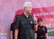 Capres Ganjar Pranowo Temui Nelayan Dan Buruh Tani Di Babelan