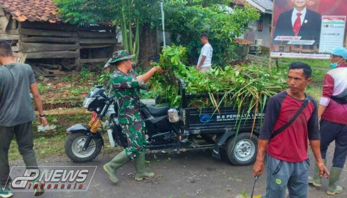 Koramil 1708 Sukahaji Laksanakan Karya Bakti Pembersihan Sampah