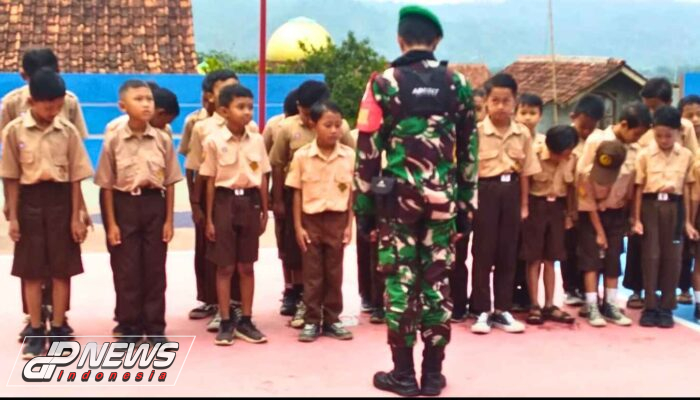 Danramil 1707 Lemahsugih Datangi Sekolah Dasar, Tanamkan Jiwa Patriotisme