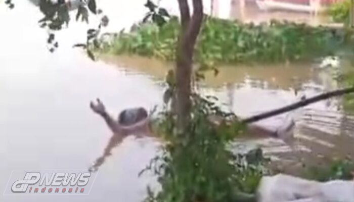 Mayat Dengan Jenis Kelamin Pria, Ditemukan Mengambang Di Kali Cikarang Bekasi Laut (CBL)