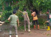 Bersama Masyarakat, Babinsa Bersihkan Lingkungan Sekitar