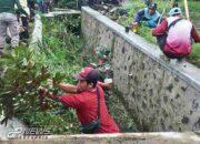 Babinsa Ajak Warga Laksanakan Karya Bakti Bersihkan Lingkungan Sekitar