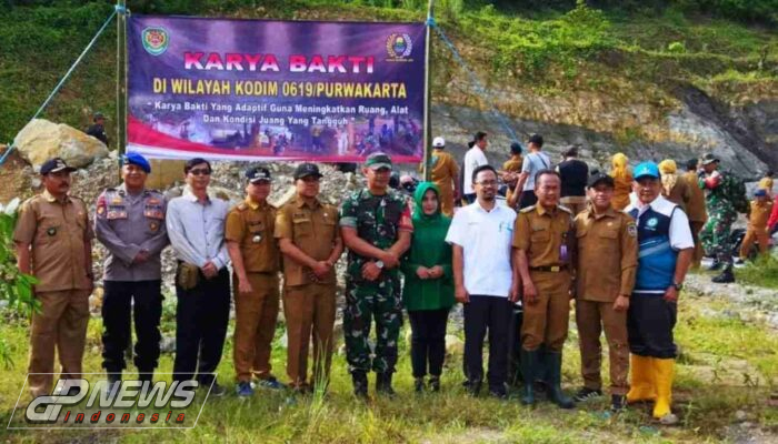 Koramil 1905 Jatiluhur Menggelar Karya Bakti Penanaman Pohon di Desa Jatimekar
