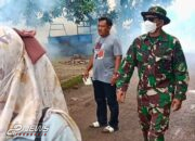 Cegah Wabah Penyakit, Babinsa Dampingi Pelaksanaan Fogging