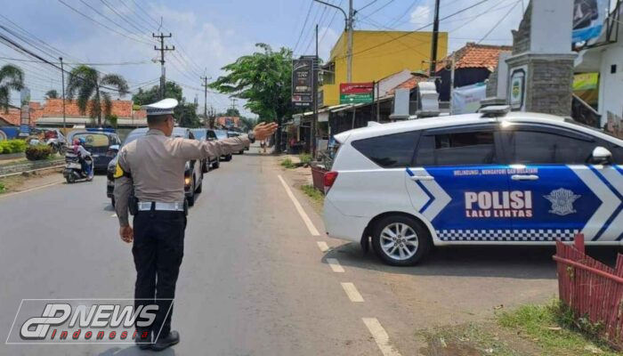 Satlantas Polres Purwakarta Lakukan Pengamanan Jalur Kunjungan Wakapolda Jabar