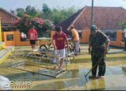 Jumat Bersih, Kekompakan TNI-Warga Dalam Menjaga Kebersihan Mesjid