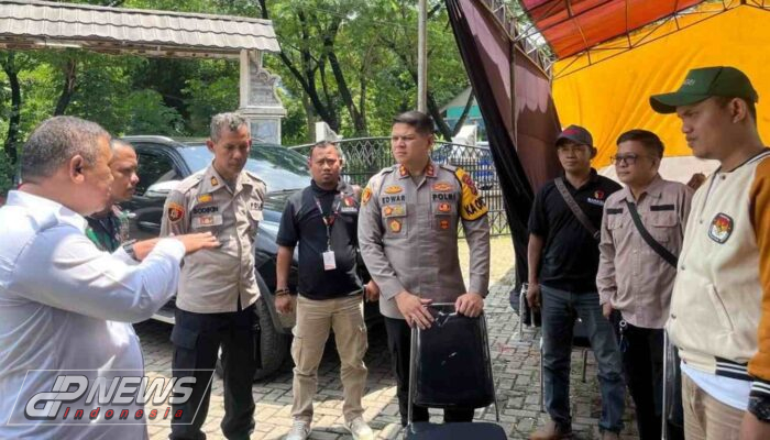 Kapolres Purwakarta Lakukan Pemantauan Pleno Penghitungan Suara Pemilu 2024 Di Tiap Kecamatan