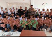 Bhabinkamtibmas Polsek Mande Melaksanakan Kegiatan Police Goes to School