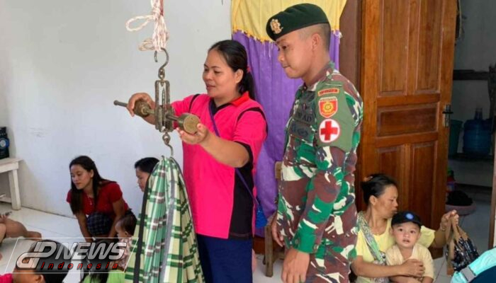 Satgas Pamtas RI-Malaysia Yonarmed 10 Kostrad Bantu Tenaga Kesehatan
