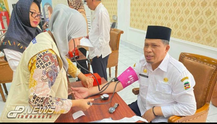 Pimpinan dan Anggota DPRD serta Pegawai Sekretariat DPRD Purwakarta Melaksanakan MCU
