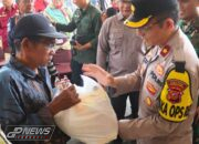 Wakili Kapolres Purwakarta, Kompol Ricky Adipratama Hadiri Kegiatan Operasi Pasar Murah Ramadhan
