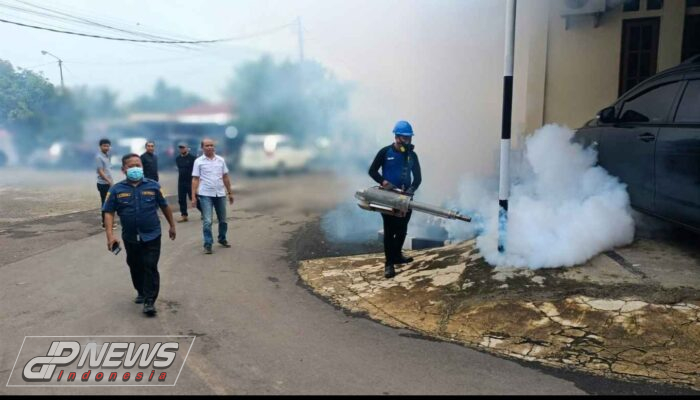 Polres Majalengka Lakukan Fogging Untuk cegah Penyebaran DBD