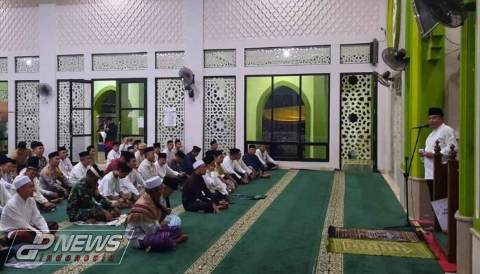 Gelar Tarawih Keliling, Polres Purwakarta Sampaikan Pesan Kamtibmas