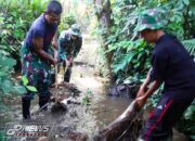 Satgas Citarum Harum Sektor 12 Subsektor 3 Cikalongkulon Bersihkan Aliran Sungai Ciraden