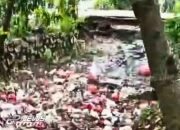 Sampah Menumpuk di Saluran Air Irigasi Tegal Danas