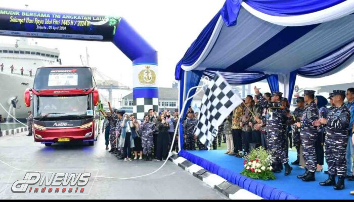 TNI AL Berangkatkan Masyarakat Mudik Gratis Jalur Darat Dan Laut Serentak