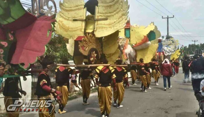 Warga Desa Cibuaya Kabupaten Karawang Gelar Acara Hajat Bumi