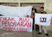 Aksi Tolak RUU Penyiaran, Para Jurnalis Berorasi di Gedung DPRD Cianjur