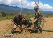 Atasi Kesulitan, Satgas Yonif 323 Buaya Putih Buat Terang Honai