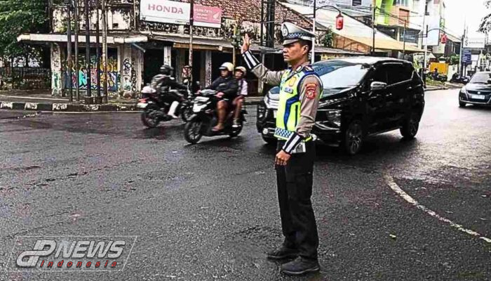Wujud Beyond Trust Presisi, Satlantas Polres Purwakarta Terus Berikan Pelayanan Prima Untuk Masyarakat