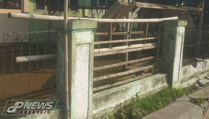 SMPN 2 Cibuaya Diduga Bohongi Wali Murid Terkait Biaya Pemagaran Sekolah