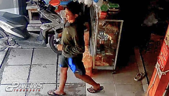 Terekam CCTV, Pencuri Gondol 2 Pack Minyak Goreng di Warung