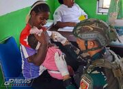 Sinergi Satgas Yonif 323 Bersama Puskesmas Sinak Gelar Imunisasi Polio