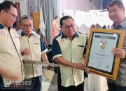 Prabowo Subianto Menerima Penghargaan Pin Emas Dari SMSI