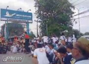 Ribuan Masa 12 Ormas dan LSM Lakukan Aksi Depan PT Multistrada Arah Sarana Tbk