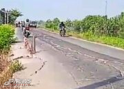 Pemkab Karawang Diduga Tutup Mata Perihal Jalan Rusak Jalur Pasar Proklamasi