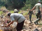 Giat Karbak Satgas Citarum Harum Sektor 12 Kembali Bersihkan Sungai Cibalagung