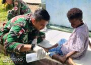Peduli Kesehatan Warga, Satgas Yonif 131/Brs Beri Pengobatan Gratis Kepada Warga