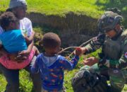 TNI Manunggal Dengan Rakyat, Satgas Yonif 323 Keliling Kampung Mengatasi Kesulitan Masyarakat