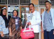 Penyaluran Bantuan Korban Bencana Angin Puting Beliung Desa Jatimekar