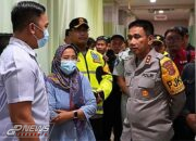 Pastikan Para Korban Dapat Pelayanan Terbaik, Kapolres Purwakarta Dampingi Kapolda Jabar Kunjungi Rumah Sakit