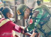 Berikan Pelayanan Kesehatan di Kampung Scofro Papua Oleh Satgas Yonif 131/Brajasakti