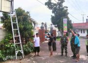 Seorang Pria Diduga Tersengat Listrik Di Halaman Kantor Desa Kademangan