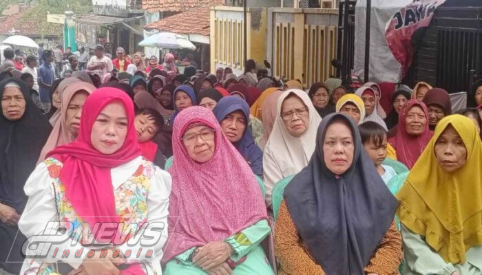 Jelang Ramadhan Novita Purwati Fraksi Dari PDI Perjuangan Bagikan Sembako