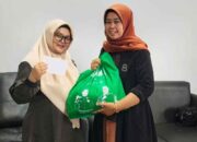 Pererat Kebersamaan IKWI Kabupaten Cianjur Terima Bingkisan Lebaran dari Neng Eem Marhamah Zulfa