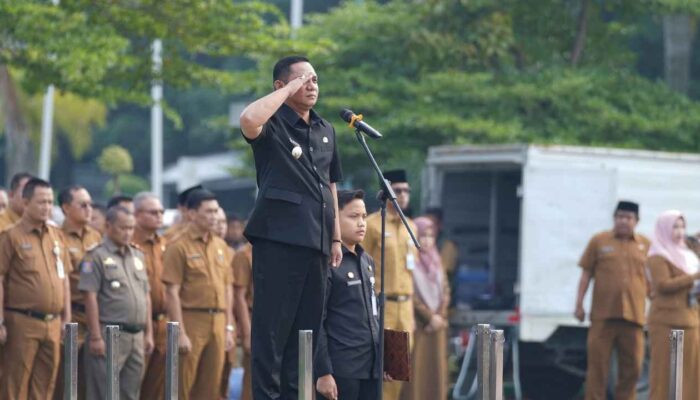 Wakil Bupati Asep Surya Atmaja Pimpin Apel Bersama Seluruh ASN Kabupaten Bekasi