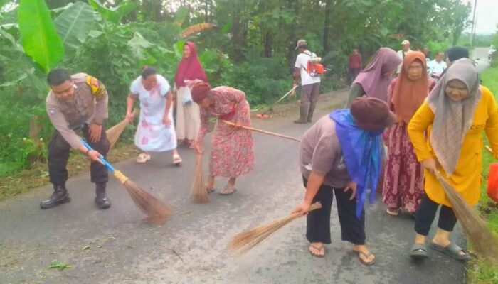 Ngosrek Bareng, Cara Humanis Bhabinkamtibmas Bangun Kepedulian dan Kedekatan dengan Warga Purwakarta