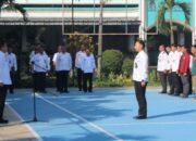 Kalapas Serahkan Hadiah Pada Juara Lomba di Lapas Kelas IIB Cianjur di Penutupan Porsenap HBP Ke 61