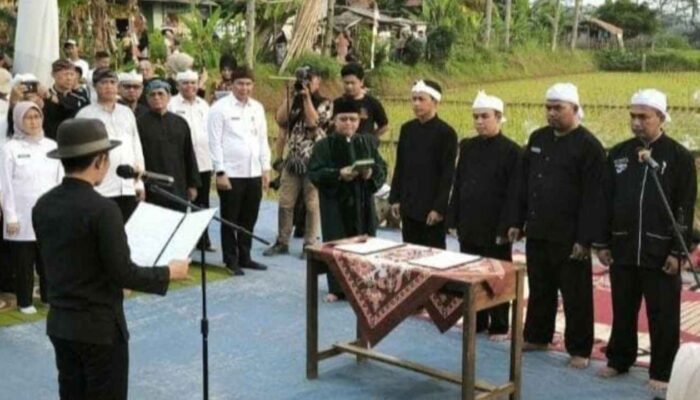 Bupati Purwakarta Lantik Empat Kades PAW di Desa Ganda Mekar Kecamatan Plered