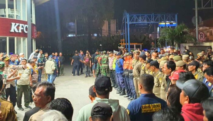Satpol PP Pemkab Bekasi Berikan Himbauan dan Sosialisasi Terhadap Pedagang Kaki Lima