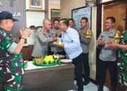 Camat Maja dan Muspika Berikan Kejutan di HUT Bhayangkara ke-79