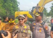 Penertiban Bangunan Liar Oleh Satpol PP di Bantalan Sungai Sekunder Sukatani