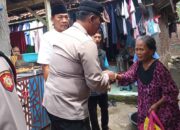 Pembagian Sembako Oleh Polsek Cikarang Utara di Kegiatan Jumat Berkah