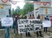 Front Aksi Mahasiswa Soroti Paket Fantastis dan Pungli di Disdukcapil Cianjur